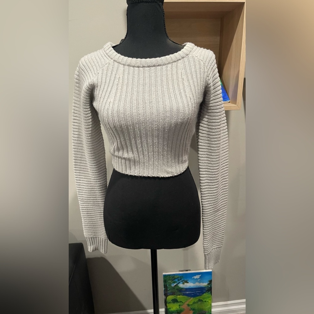 Pretty Little Thing Petite Grey Cropped Rib‎ Knit Sweater - Picture 2 of 6